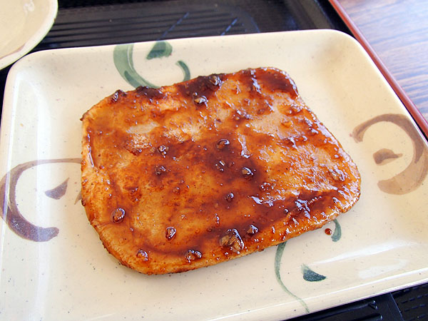 「かねなり」と言う遠野の郷土食のだんご